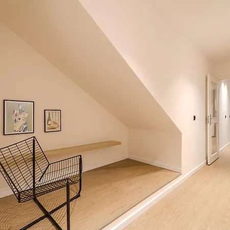 Work And Tourism Apart. Well Located Apartment